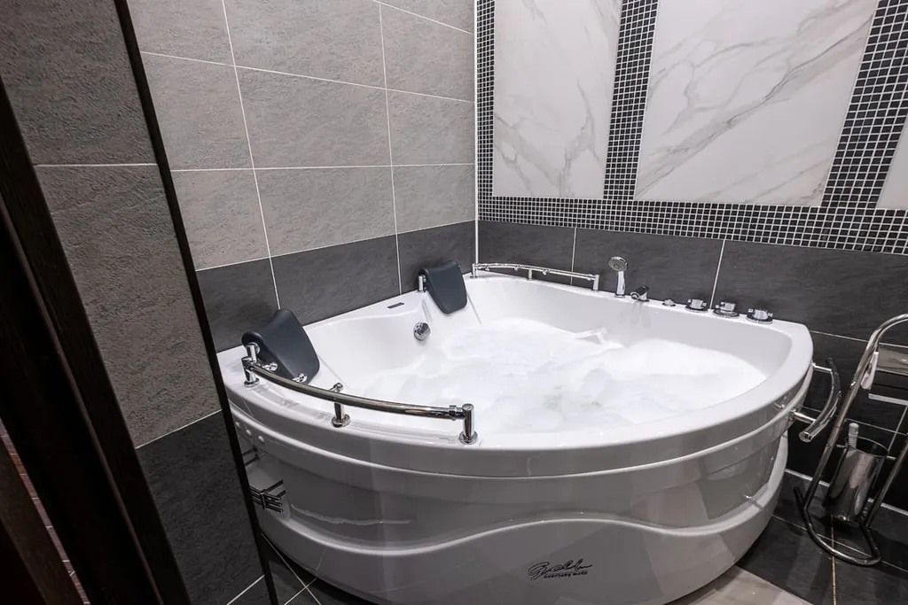 Уютная квартира в центре города с джакузи — аренда посуточно в Омск