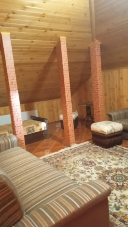 Отдельная большая комната, интернет и связь всегда