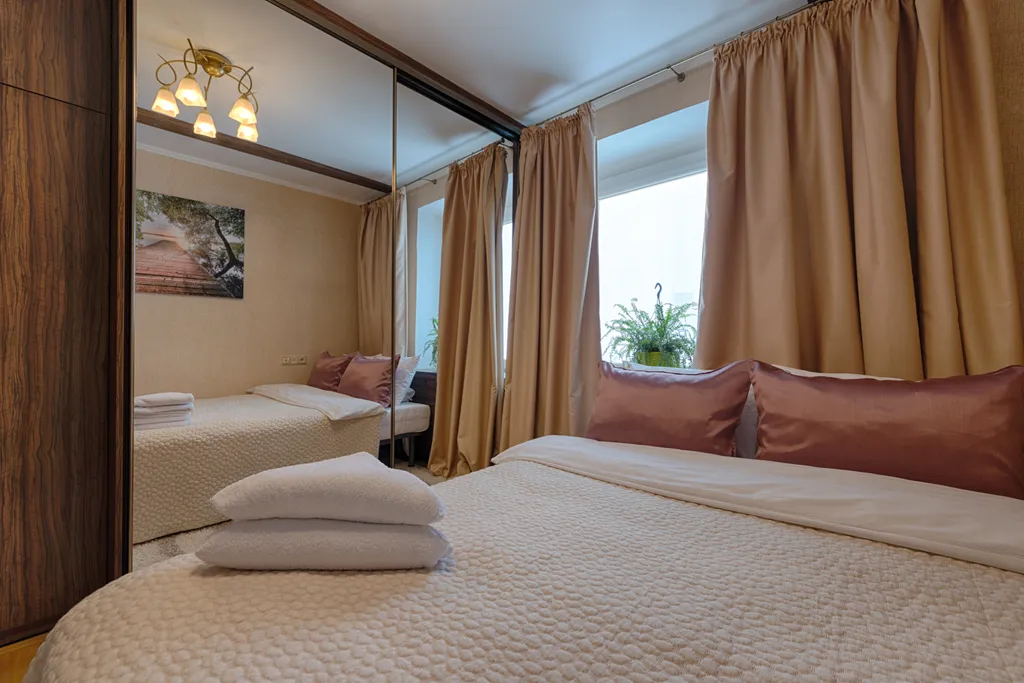 Апартаменты 5-комнатные в центре города с видом на реку