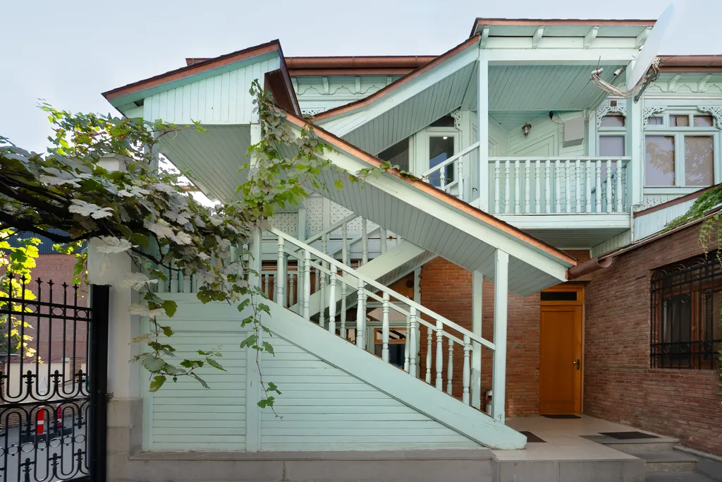 Guli of Tbilisi, Дуплекс с видом на реку в историческом центре города