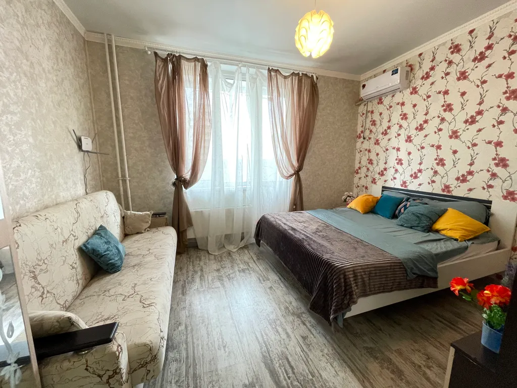 Квартира с ремонтом, кровать + диван — аренда посуточно в Ростов-на-Дону