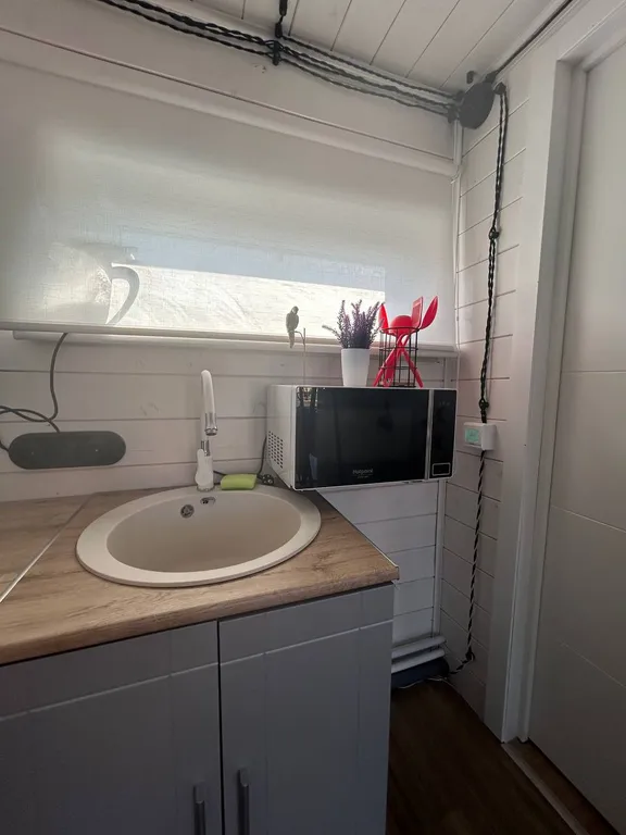 Уютный дом в стиле Афрейм в черте города