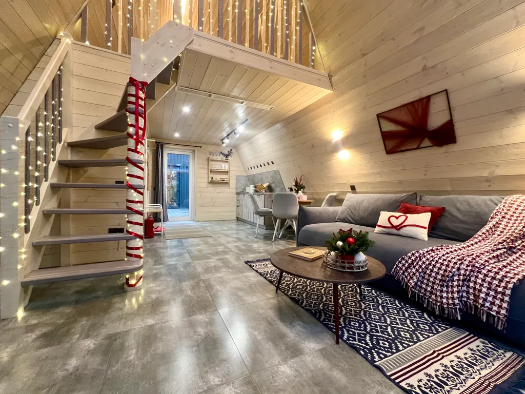 Коттедж Уютный А-фрейм Ручей с баней и чаном — аренда посуточно в Видное