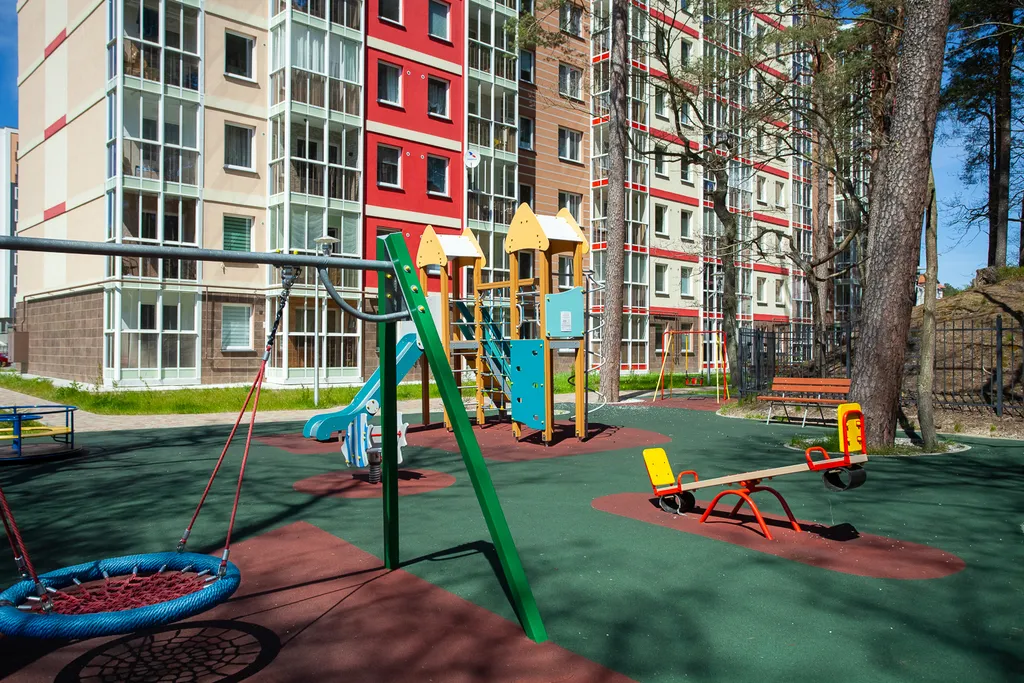 Студия с видом на сосновый лес