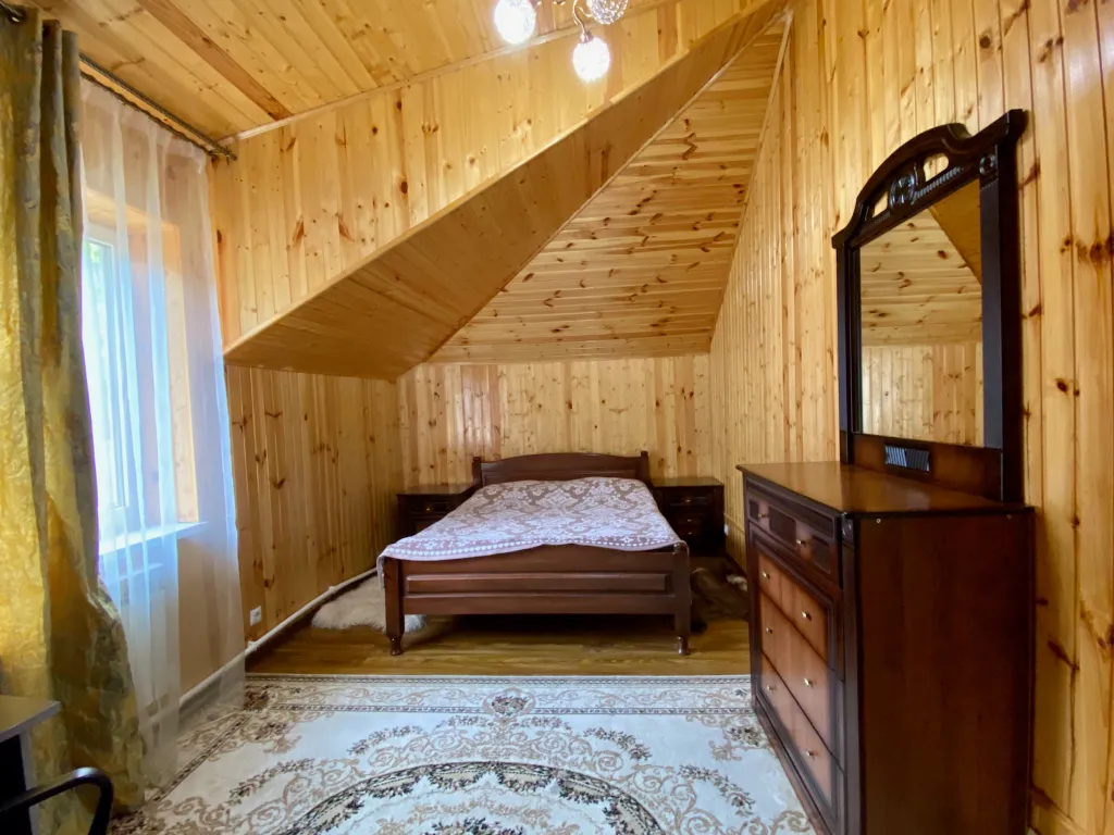 Большой дом у реки в горах с баней и чаном