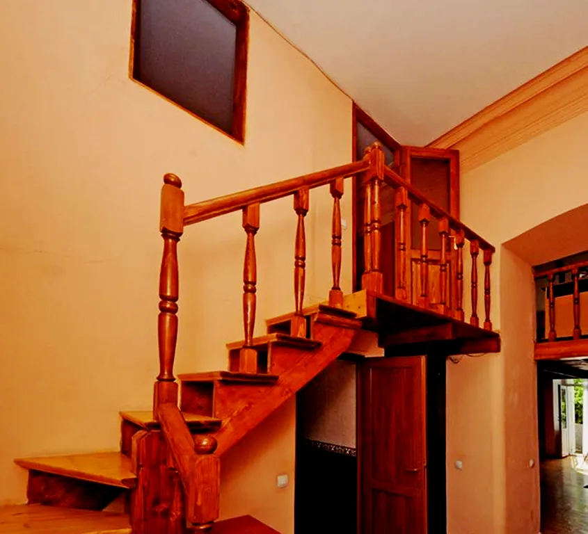 Двухуровневый апартамент с балконом в старом городе