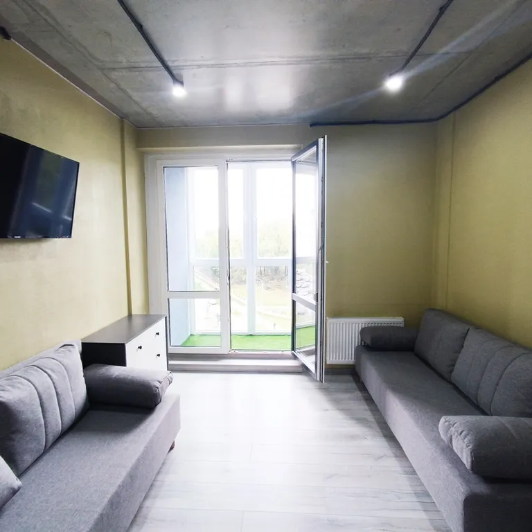 Новая студия в Минск-Мир с самозаселением возле метро