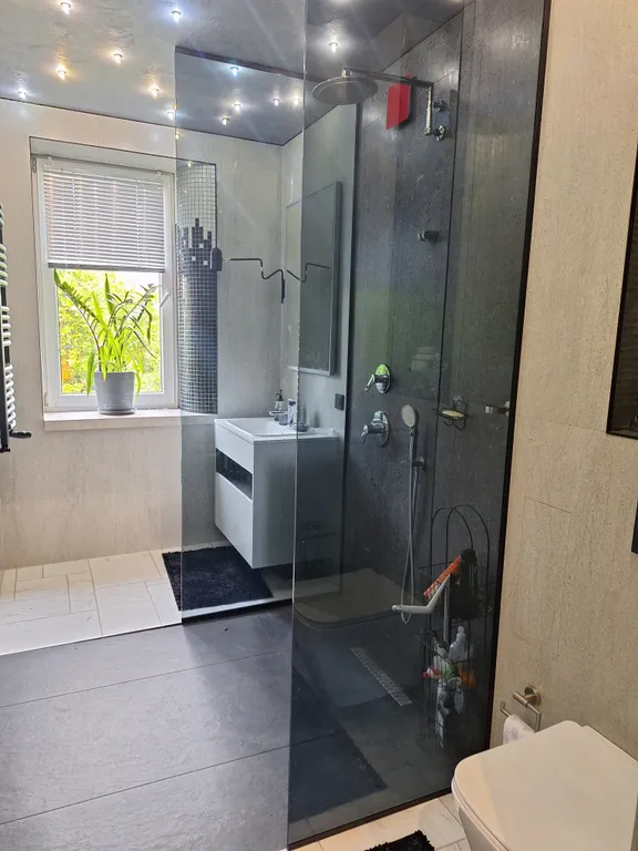 Уютная студия с дизайнерским ремонтом комфорт - класса