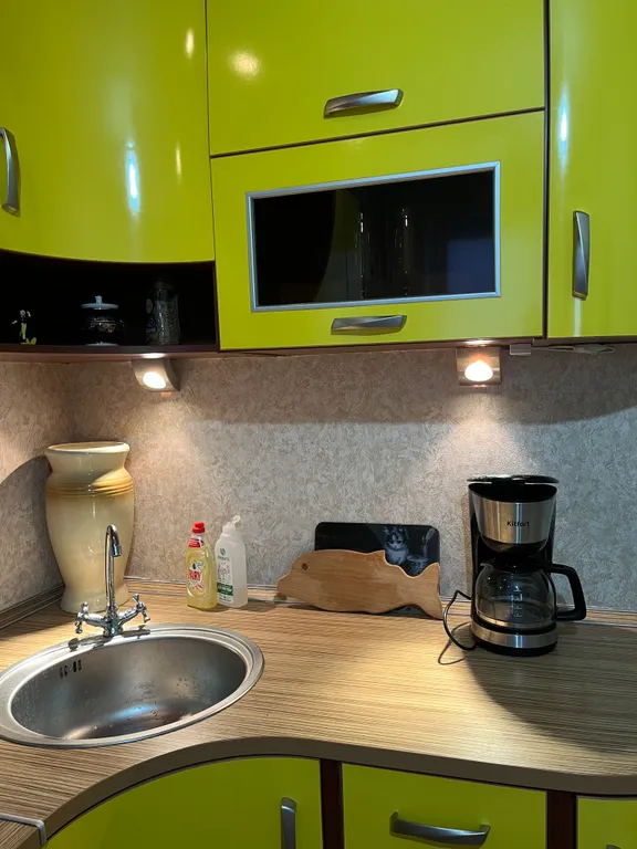 Светлая, тёплая, просторная однокомнатная квартира с видом на город