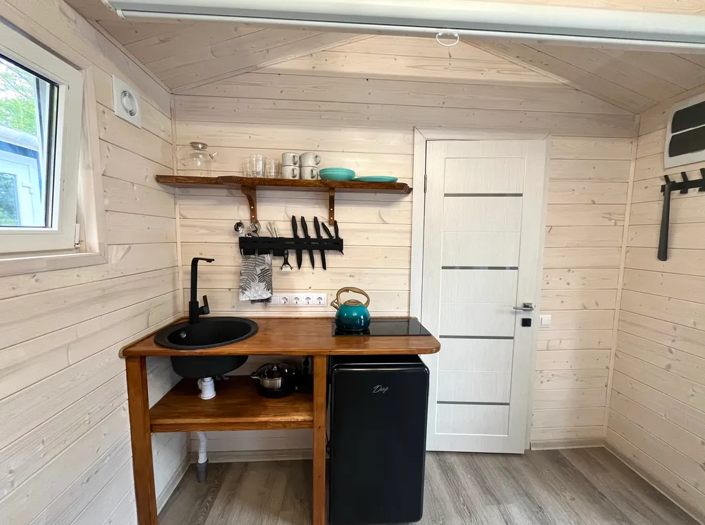 Новые Домики на берегу пруда