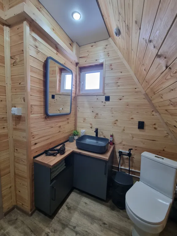 Новый дом у озера с прекрасными видами