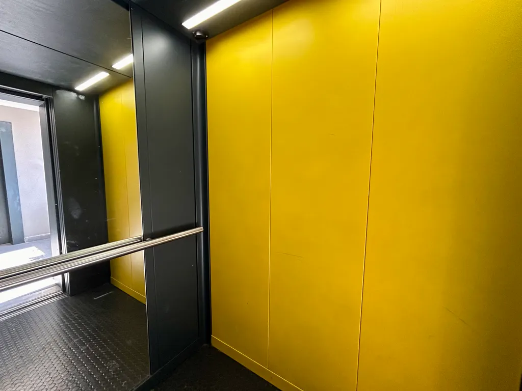 Встречайте рассветы в дизайнерской квартире с видом на Останкино.