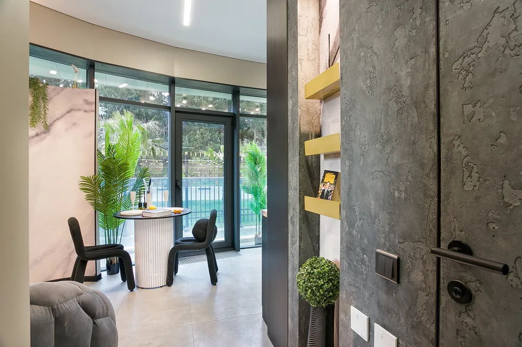 Апартаменты у моря с террасой свой пляж и бассейн в 2 минутах пешком