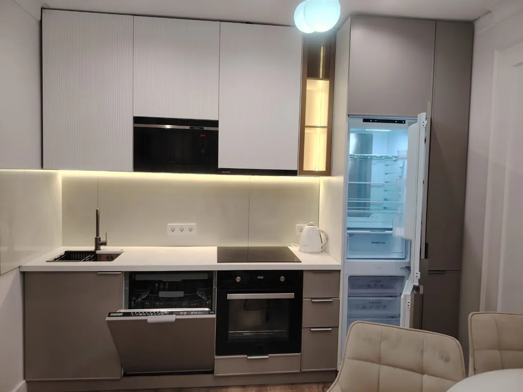 Евро 2ка в золотом квадрате Левого берега. В безопасном районе города