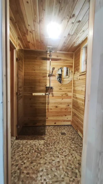 Дом с закрытой парковкой