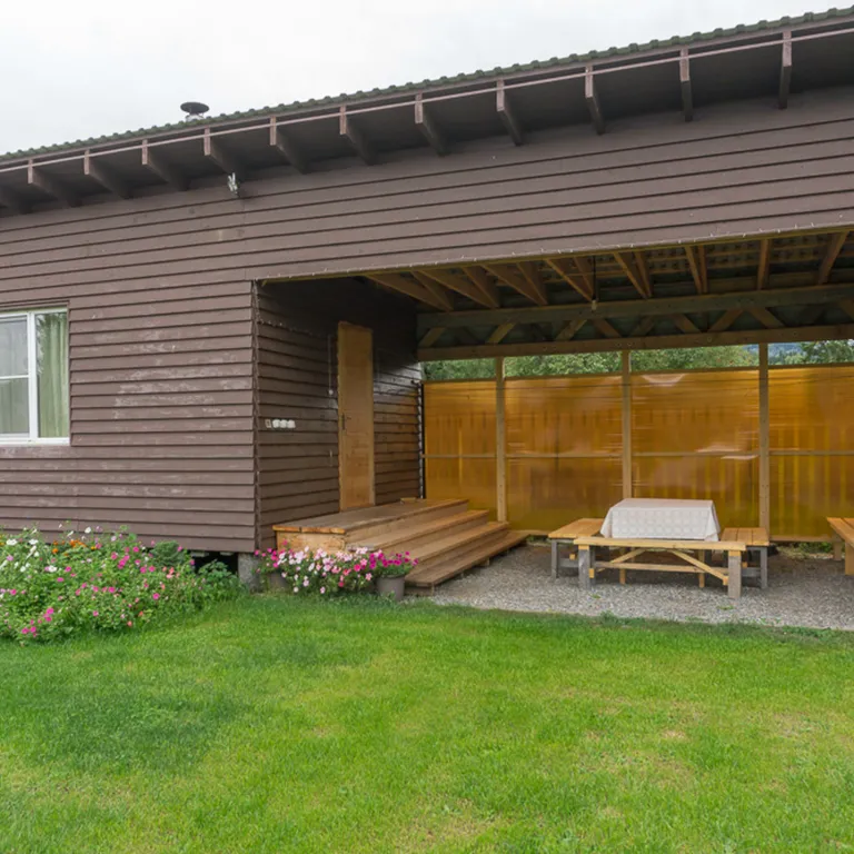 Коттедж Благоустроенный 3-местный дом с видом на горы — аренда посуточно в Горно-Алтайск