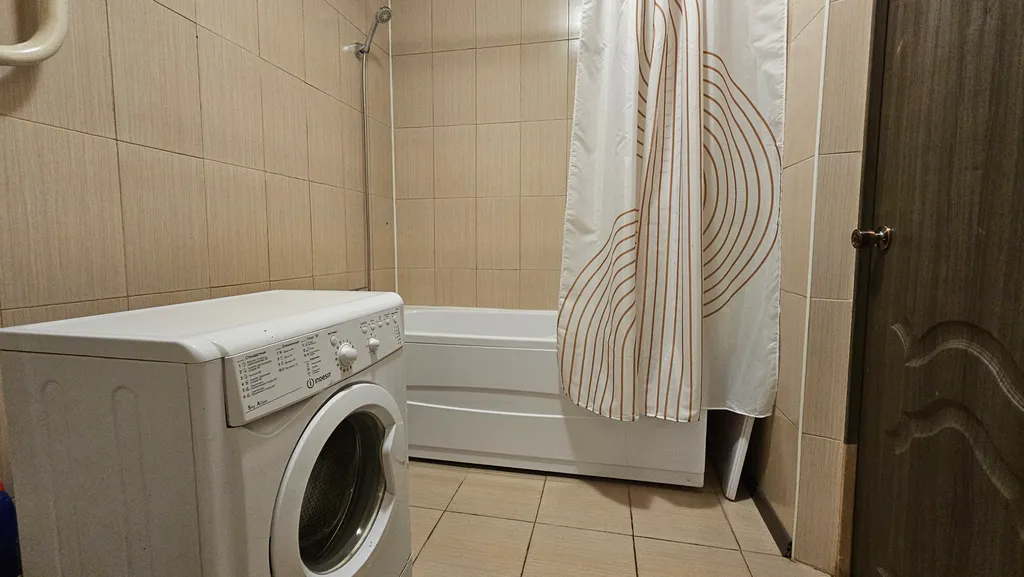 Квартира Квартира Просторная 3-комнатная в центре рядом с красивым парком — Екатеринбург