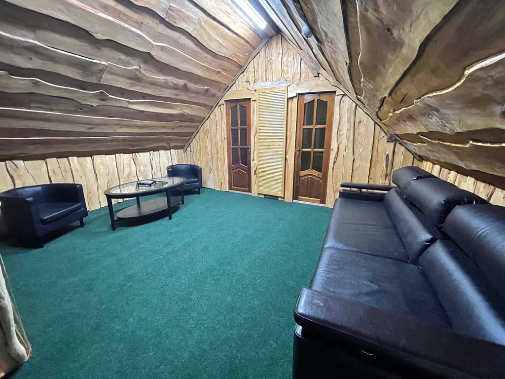 Дом с баней на берегу реки