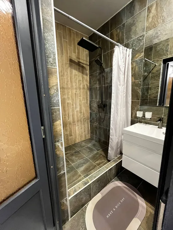 3-комнатные апартаменты с кухней на черном море