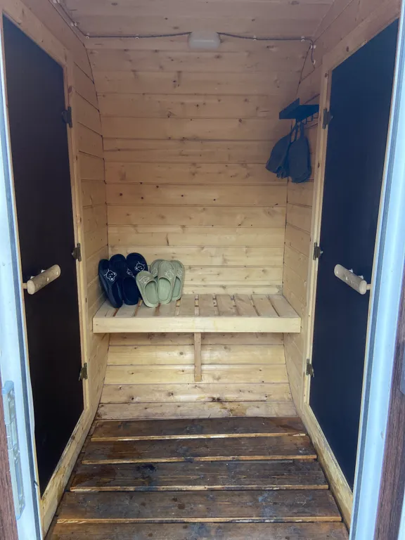 Прямоугольный дом с баней и чаном