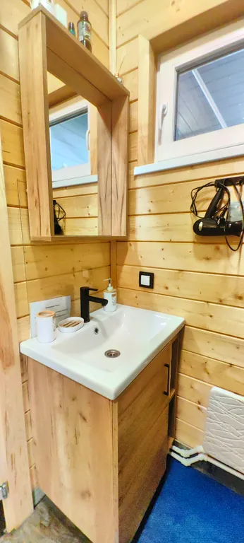 Дом с купелью и баней