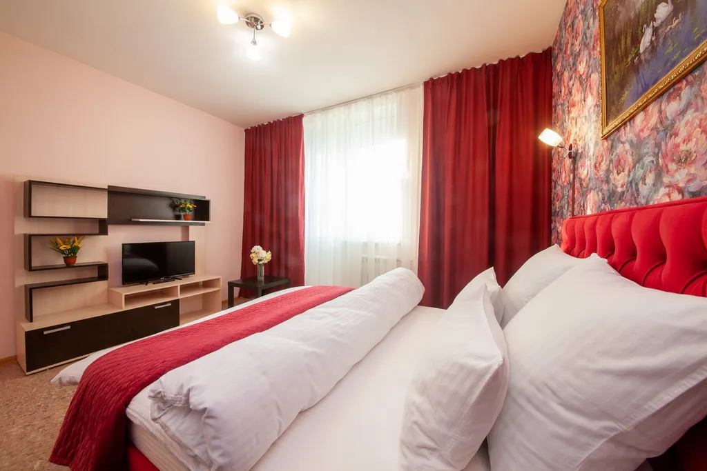 Двухкoмнатная квaртиpа нaпpотив TРЦ Плaнeта