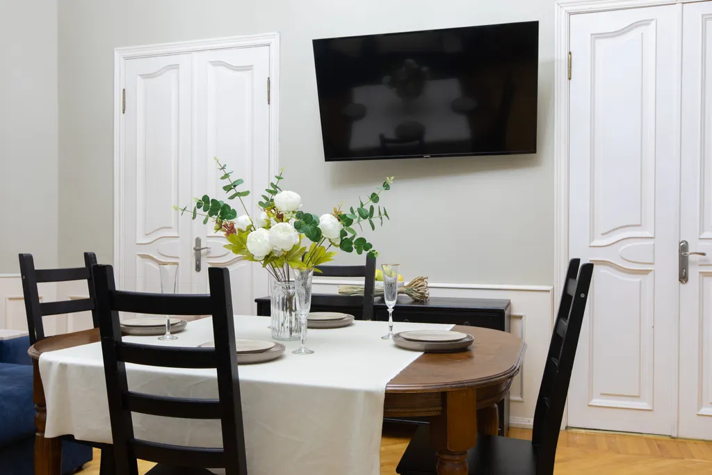 Просторные апартаменты в доходном доме купца Елисеева