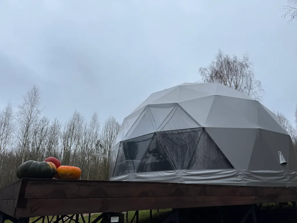 Уютный дом - сфера в 25 километрах от Минска