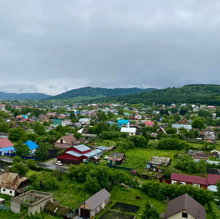 Уютная квартира-студия в центре города с видом на горы