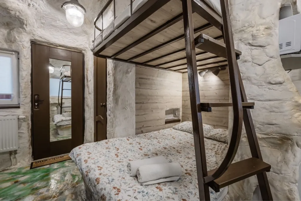 Студия № 6 Пещepа