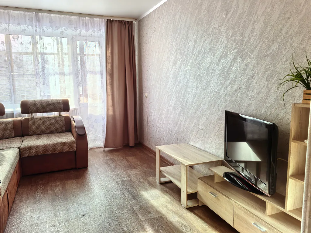 Уютная квартира в тихом районе — аренда посуточно в Новотроицк