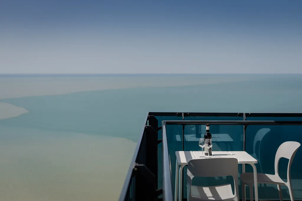 Двухкомнатные апартаменты с видом на море