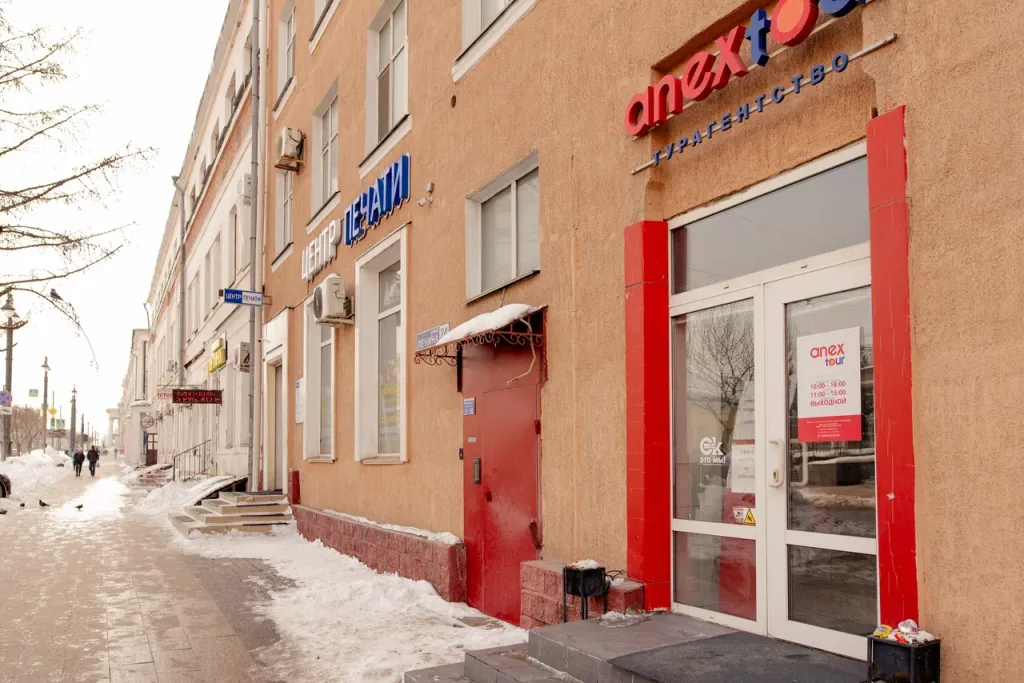 Добротная квартира в самом центре Омска с большими кроватями