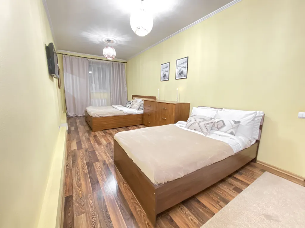 Двухуровневая квартира для большой компании