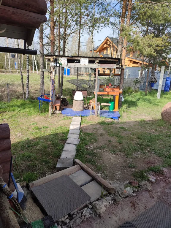 Дом с баней в лесу возле храма и озера