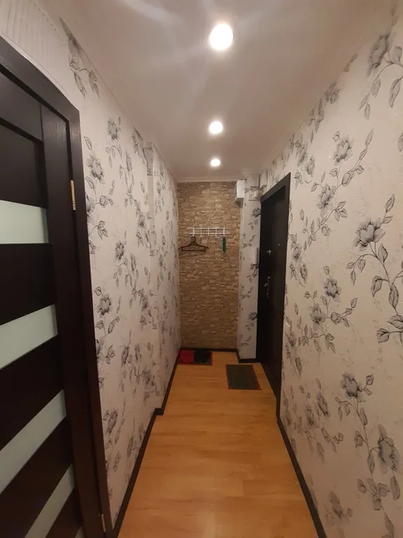 2-х комнатная квартира с хорошим ремонтом у трк окей