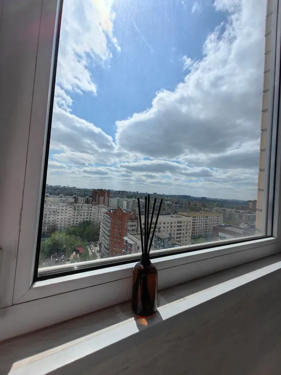 Уютная студия с видом на город