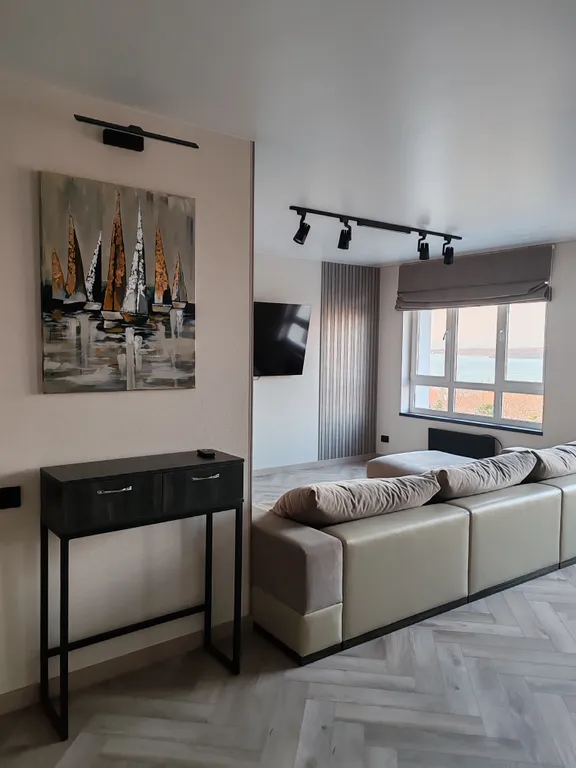 Просторная квартира с видом на море