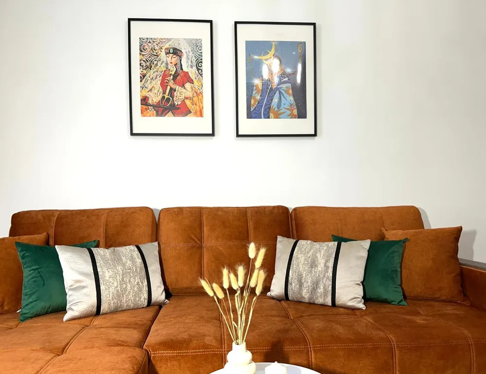 Атмосферная евродвушка, сияние в центре города