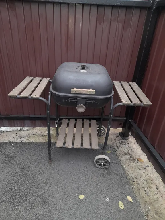 Коттедж Дом в Историческом центре с двором и въездом для автомобиля — Таганрог