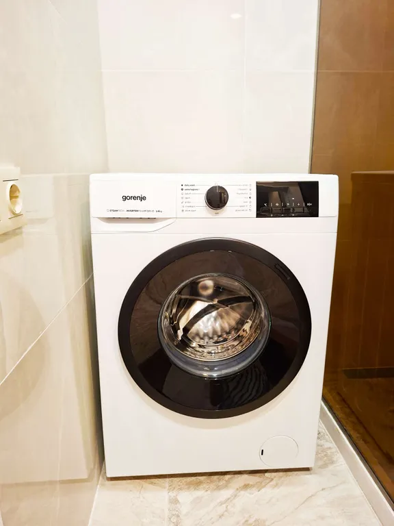 Просторная трехкомнатная квартира в центре Тбилиси с видом на рекуКуру