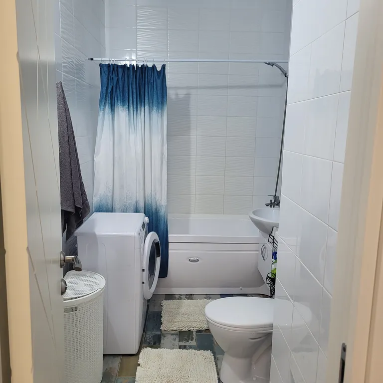 Квартира Уютная евро однушка с видом на бассейн — Варваровка