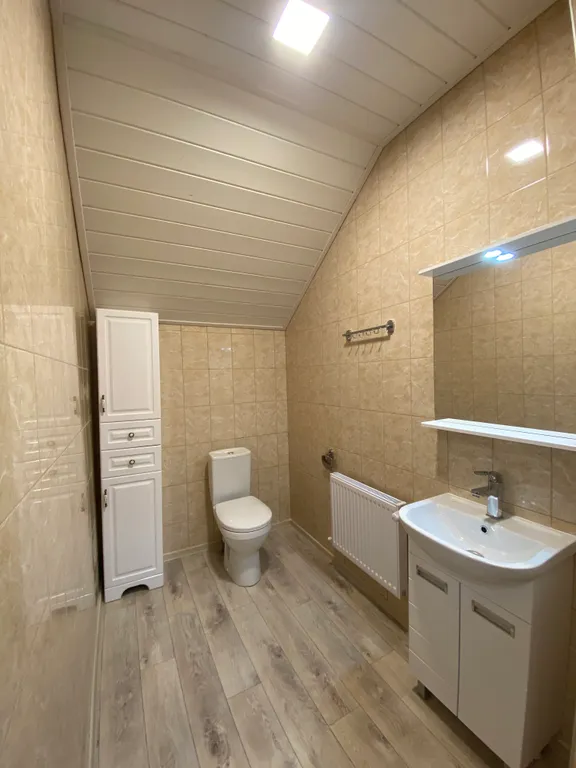 Комфортный и современный дом со всеми удобствами, баня и чан