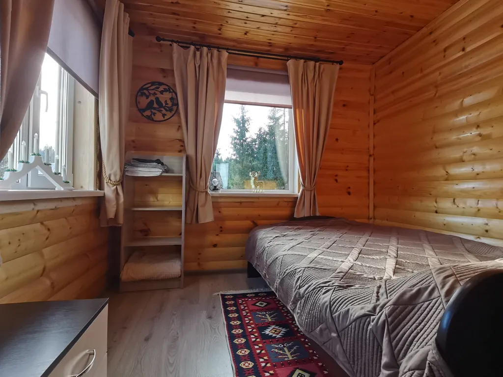 В пешей доступности магазин (900м),кaфе (50м)