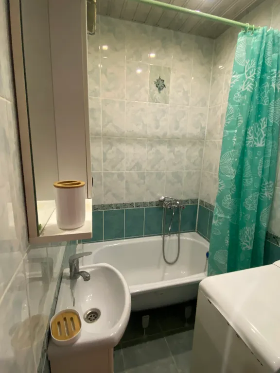 Квартира 3-комнатная квартира — Гатчина