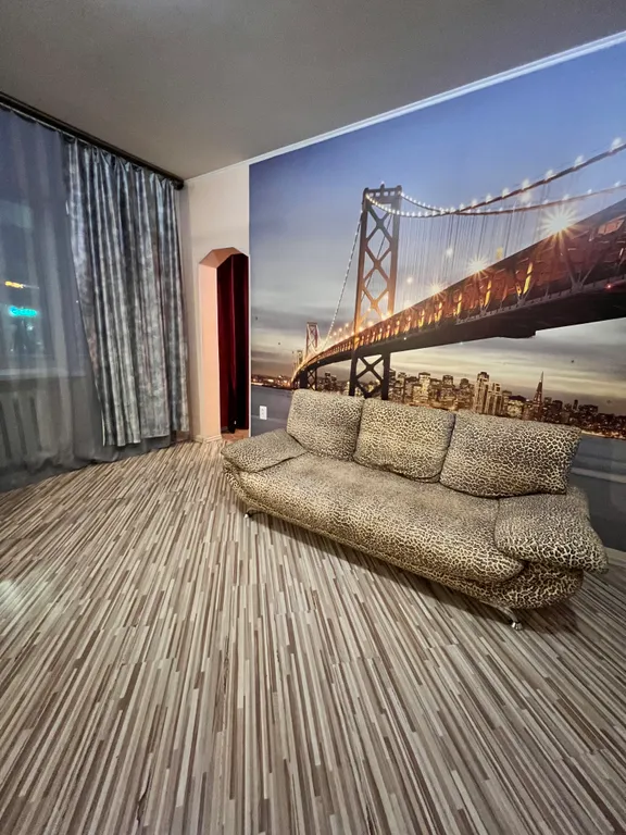 Центр города, красный путь, метро мост