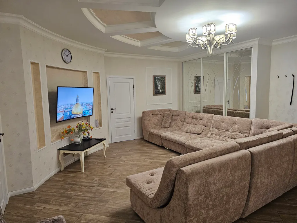 Апартамент в центре рядом с подъемником с балконом