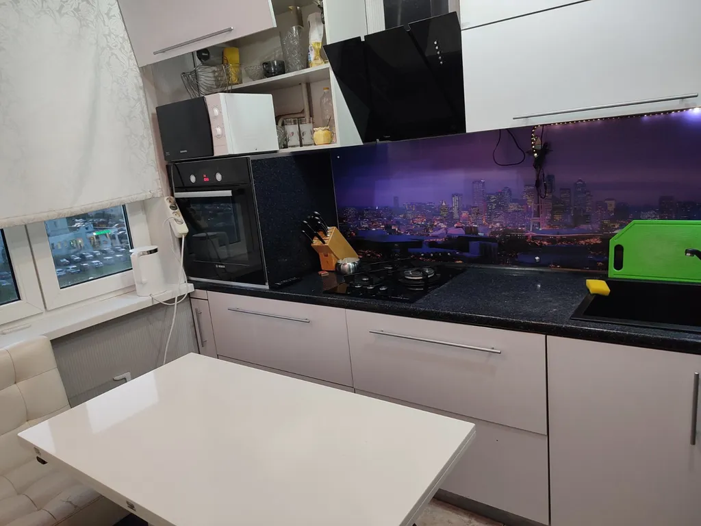 Двухкомнатная квартира возле ТЦ Грин