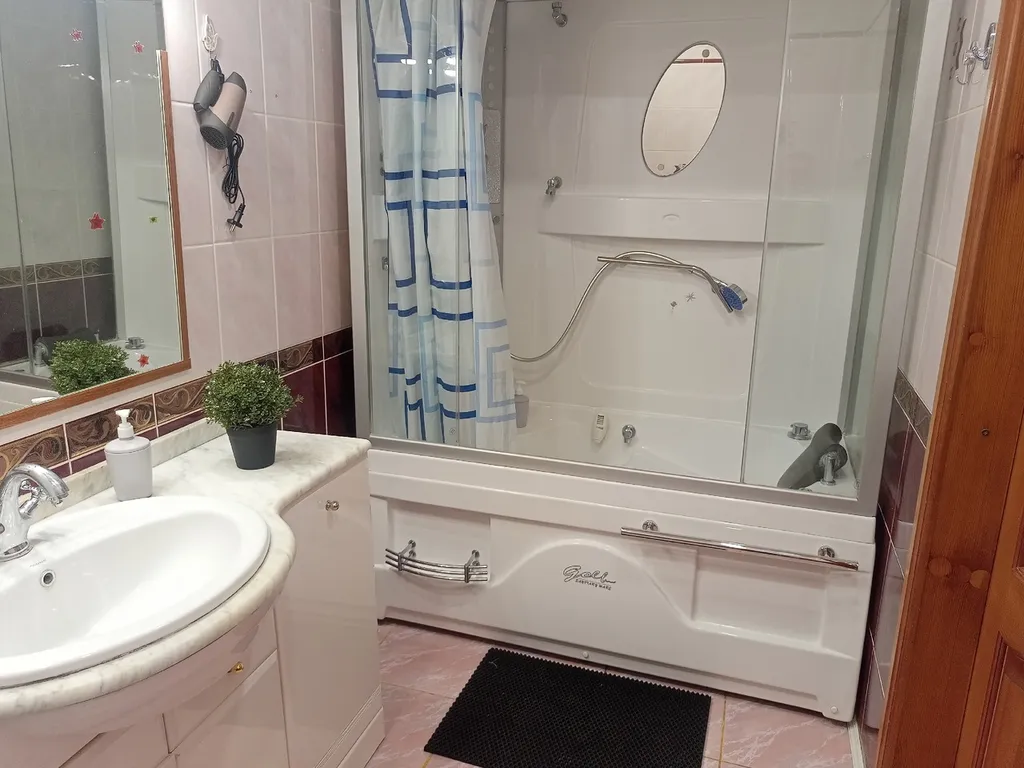 Уютная двухкомнатная квартира с раздельными комнатами