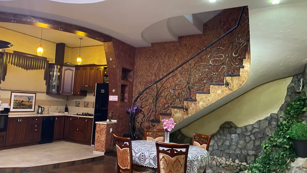 Уютный домик в центре города